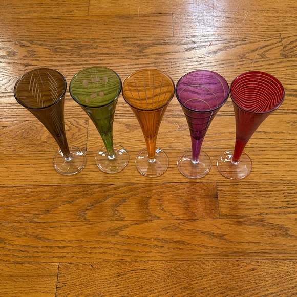 Vintage Etched Colorful Patterned Glasses Approx 6.5 inches tall 2.5 in width - Picture 3 of 16